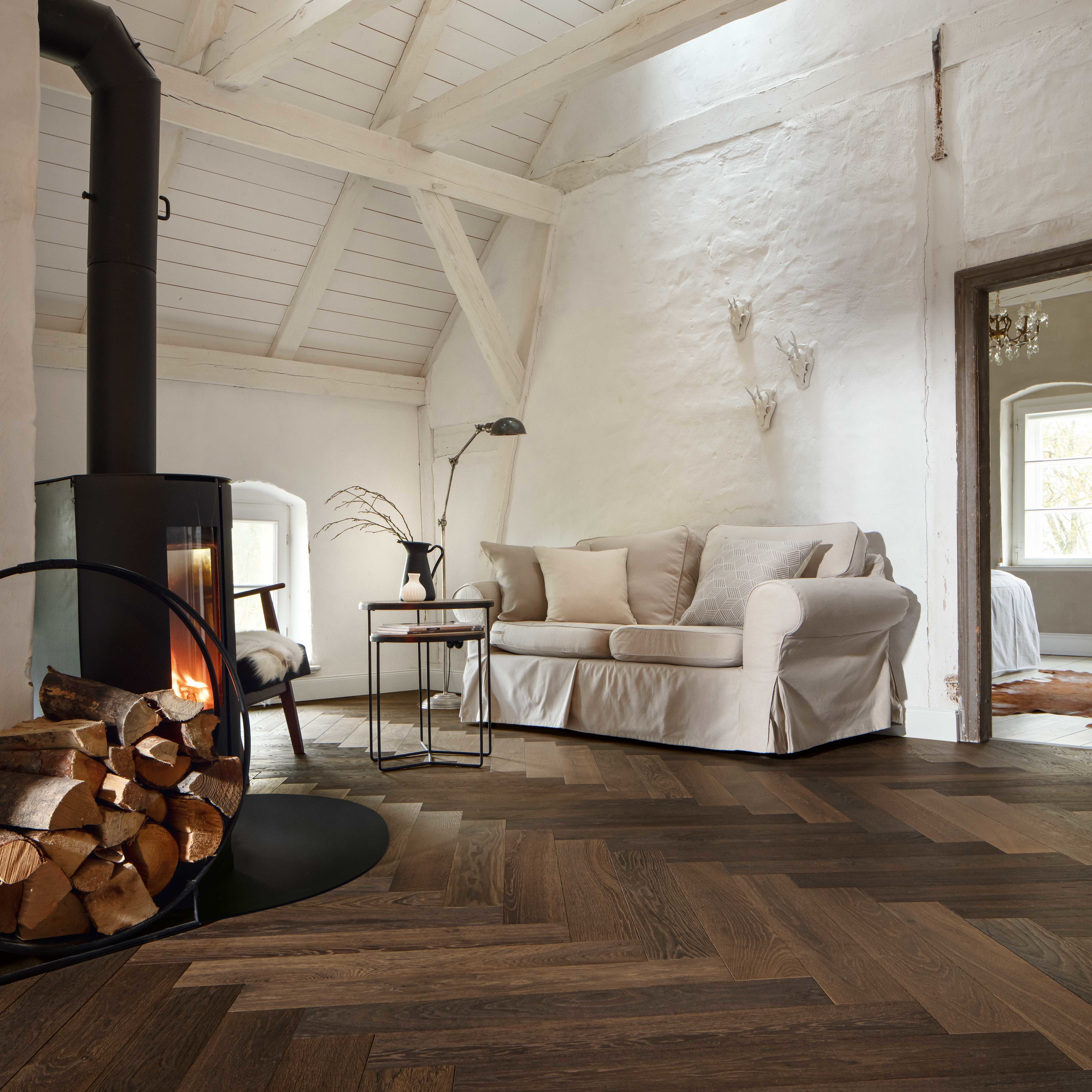 Perfect smoked oak 4900 Raw look, oiled Hain Fischgrätparkett Fino 90 Räuchereiche